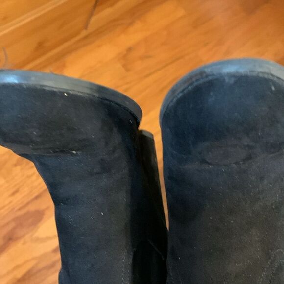 Madden Size 6 black faux suede boots - Picture 6 of 11